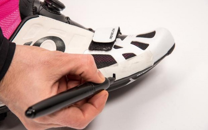 how-to-fit-and-adjust-cleats-3-step-1